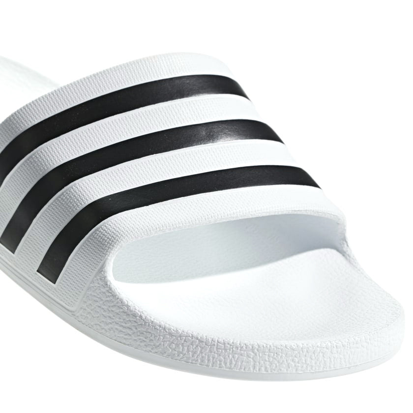 Chaussons Adidas Adilette bleu/blanc — UK 10 (taille 44,5)