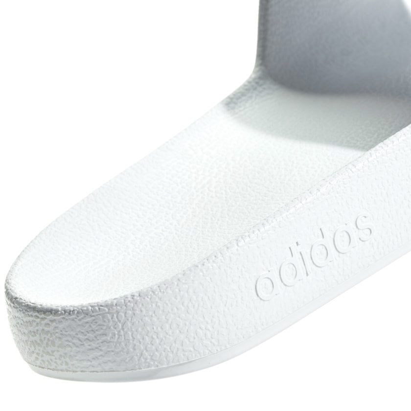 Chaussons Adidas Adilette bleu/blanc — UK 10 (taille 44,5)