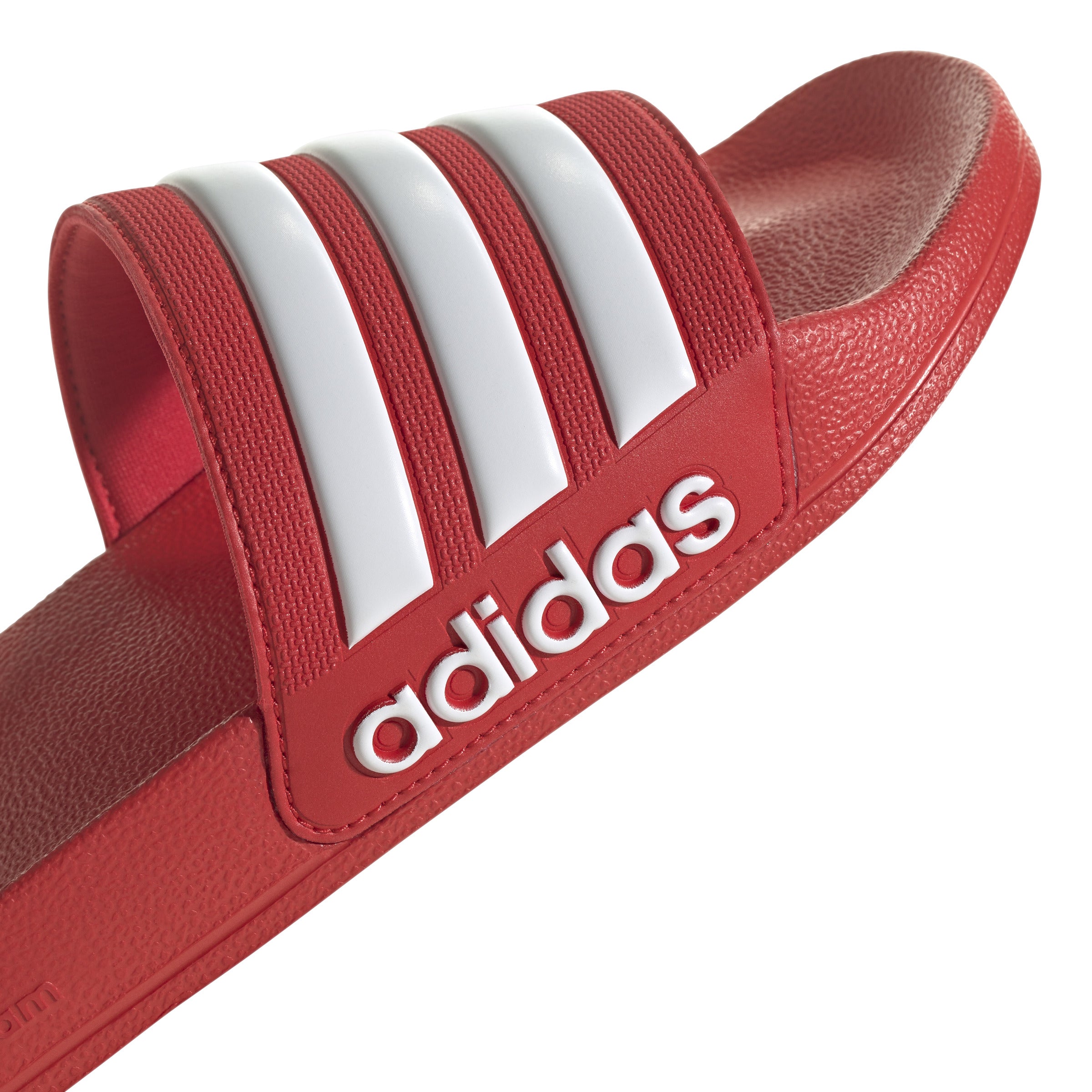 Chaussons Adidas Adilette texte rouge