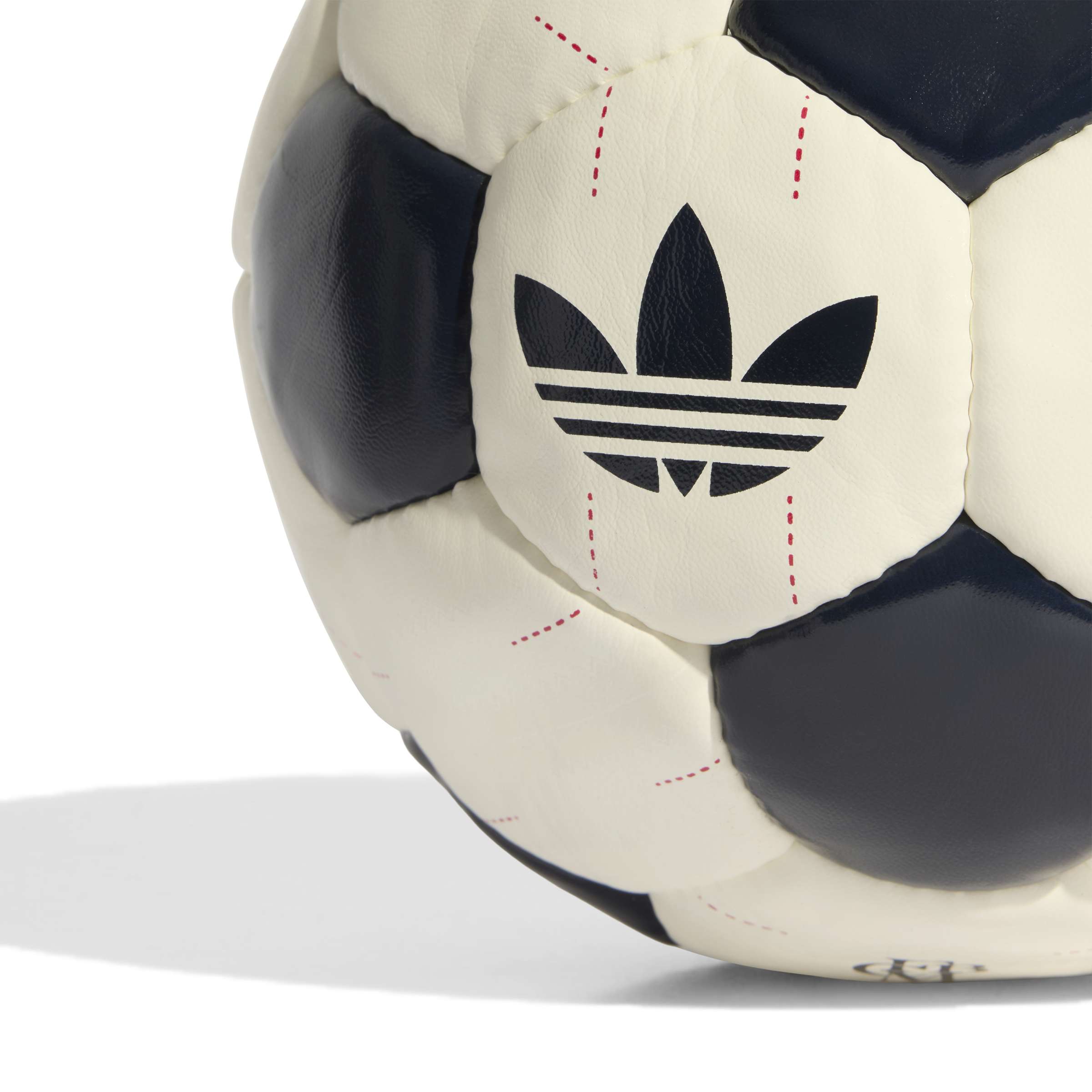 FC Bayern München bal Adidas away retro