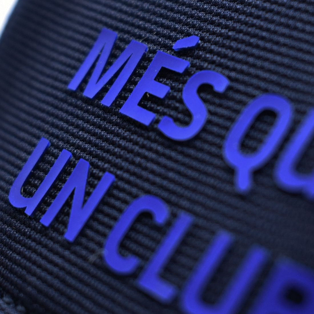 FC Barcelone pet HF Més Que Un Club