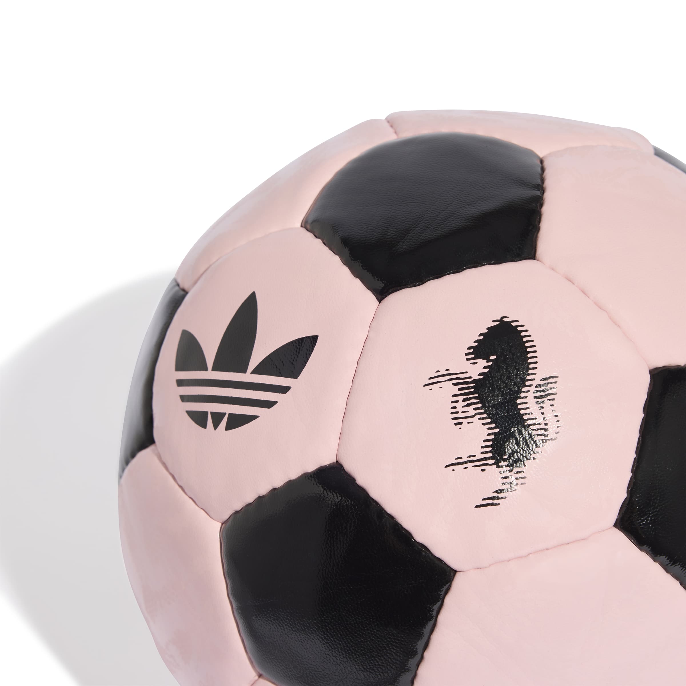 Juventus bal Adidas away retro pink