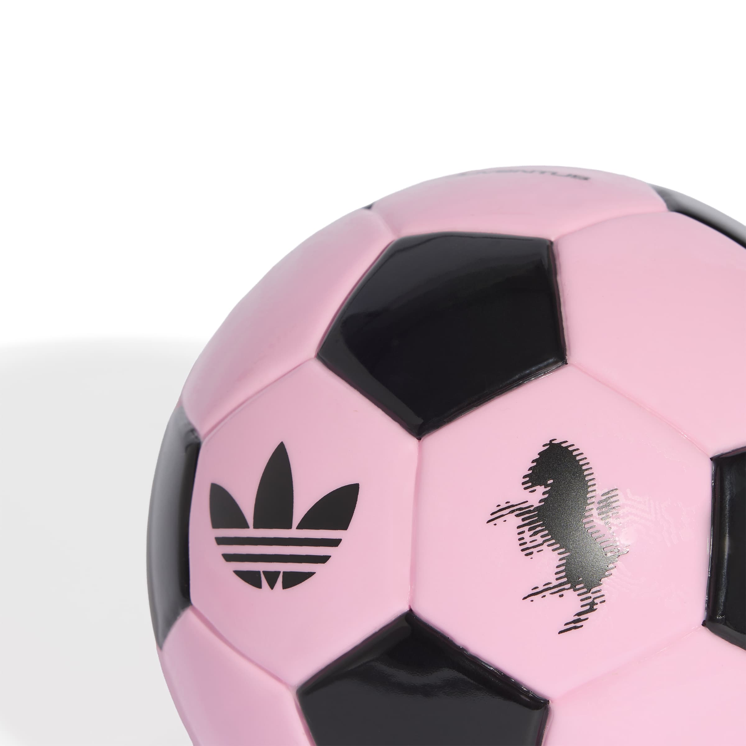 Juventus bal Adidas away maat 1 (Mini) pink