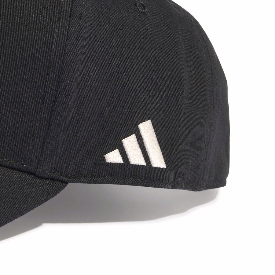 Liverpool pet Adidas 3 strepen zwart/rood
